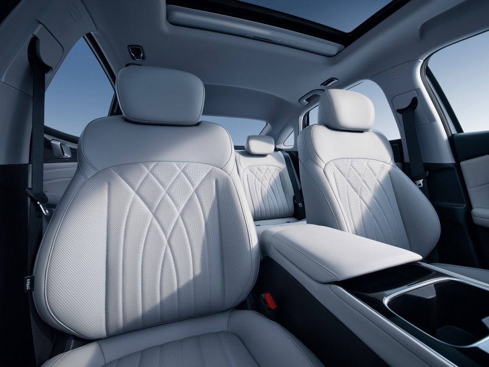 F-【新闻稿】新一代国民电混家轿吉利银河星耀6全球上市,限时6.88万元起1624.jpeg F-【新闻稿】新一代国民电混家轿吉利银河星耀6全球上市,限时6.88万元起1624.jpeg