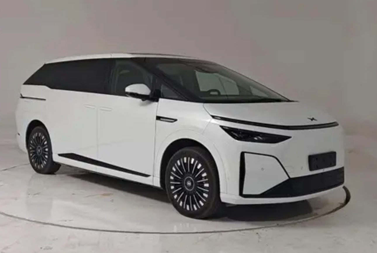 新款小鹏 X9 纯电版实车曝光：外观、智能升级