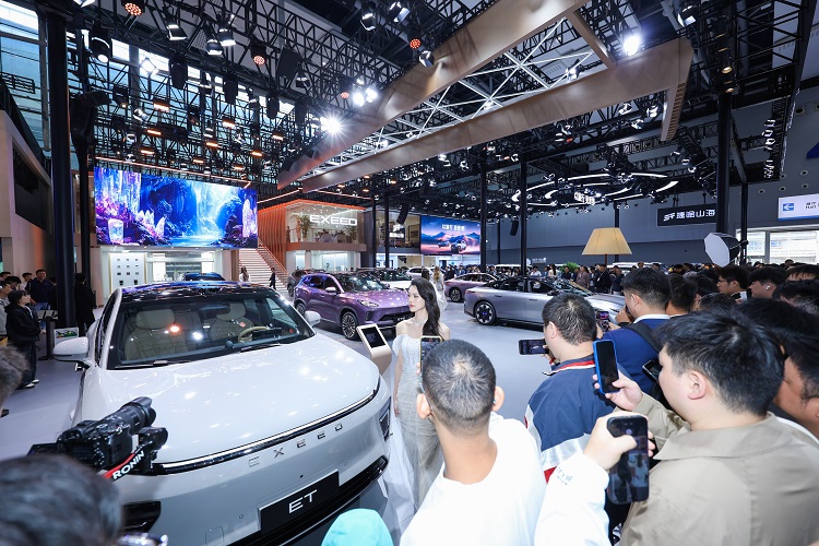 星途汽车广州车展瞩目亮相  ET引领豪华安全大五座SUV价值标准