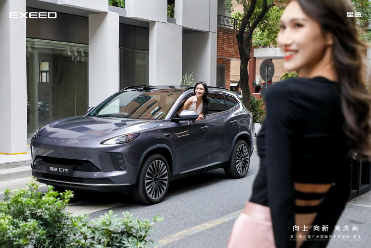 跨越山海，智享归途！星途ET5猎鹰700，如何让春节归途更从容？