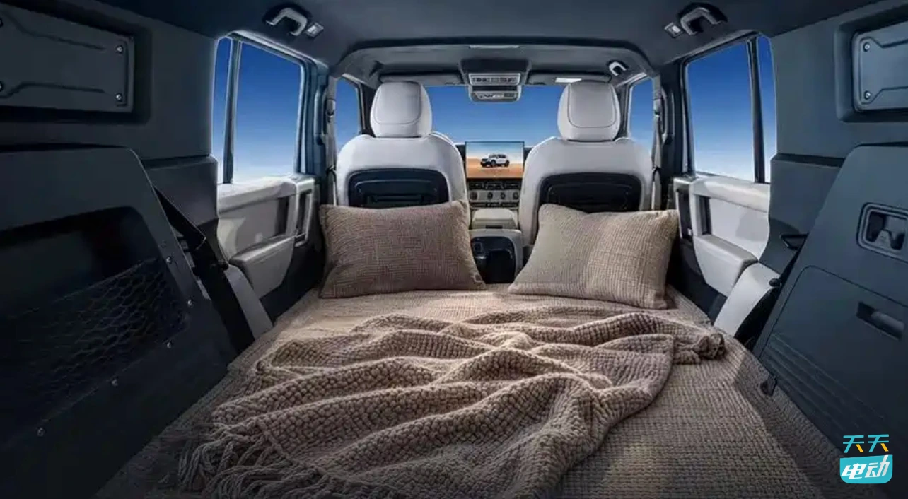 FireShot Capture 316 - 【图】iCAR V25预售13.98万起 中型增程式方盒子SUV 最大涉水深度600mm_ - [www.autohome.com.cn].jpg